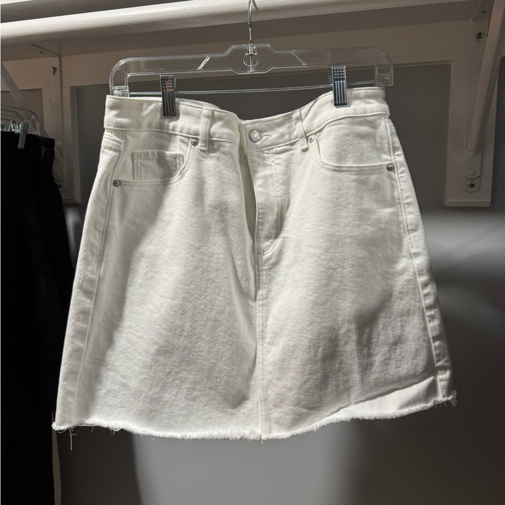 NWOT- Loft White denim frayed jean skirt.
